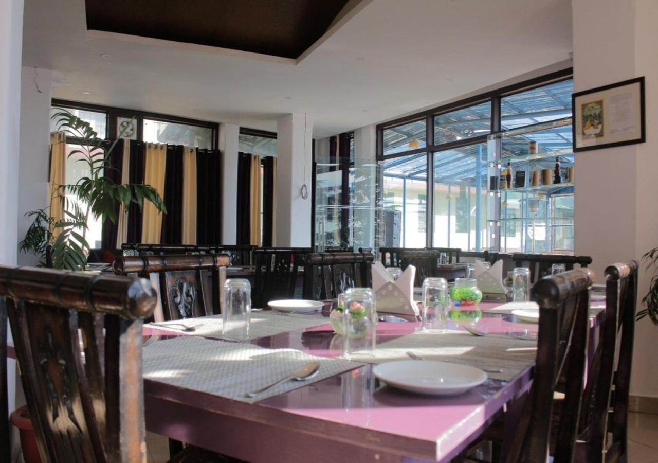 M Hotel And Restaurant McLeod Gandzs Kültér fotó