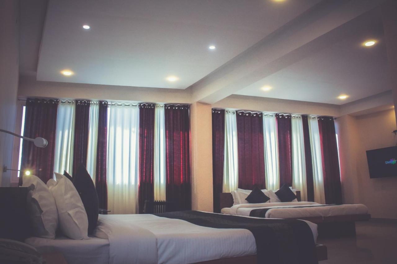 M Hotel And Restaurant McLeod Gandzs Kültér fotó